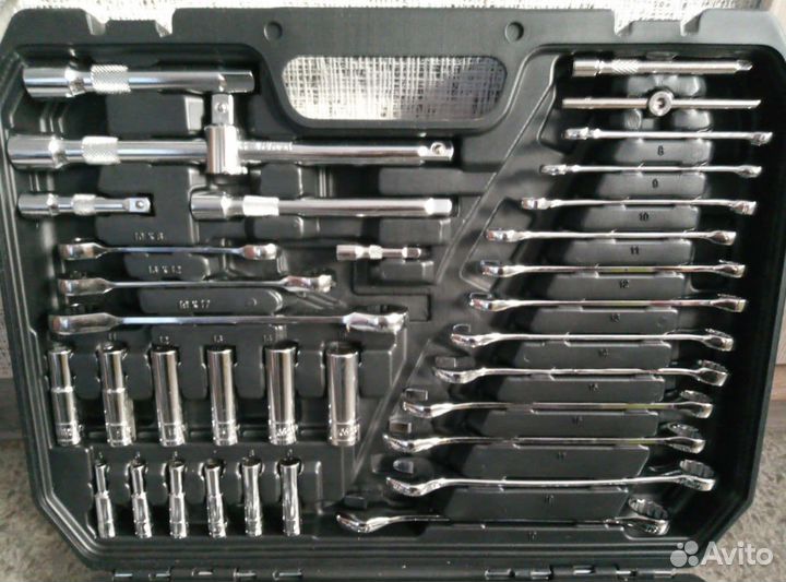 Набор ключей и трещоток 150 пр