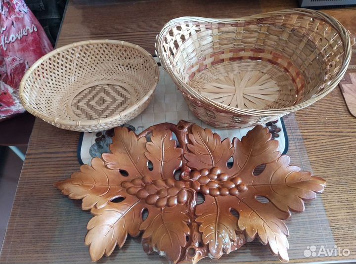 Плетеные корзинки, подставка
