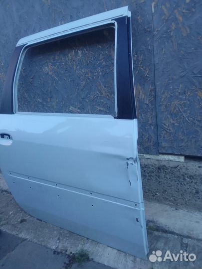 Битые двери 2 шт Лада Ларгус Кросс