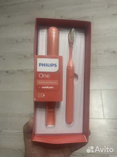 Электрическая зубная щетка philips one