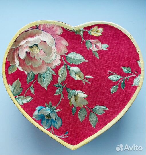 Чайная пара (чашка с блюдцем) в подарочной коробке