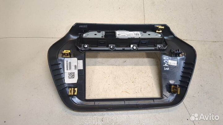 Панель управления магнитолой Chevrolet Camaro 2018