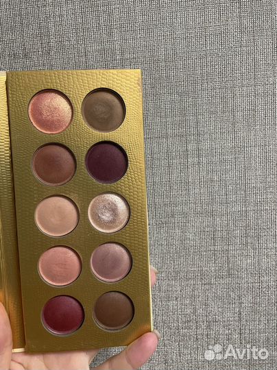 Палетка теней Revolution Pro Nude on Nude