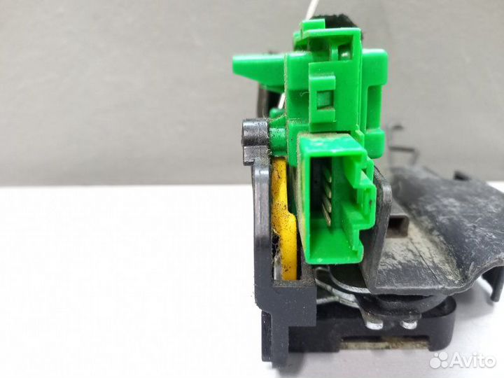 Замок двери передний левый Kia Rio 2012