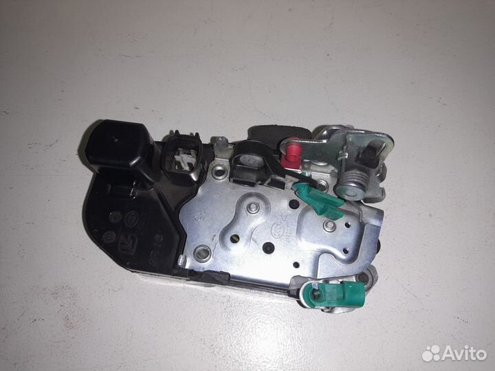 Chrysler Sebring / Dodge Stratus Замок двери Новый