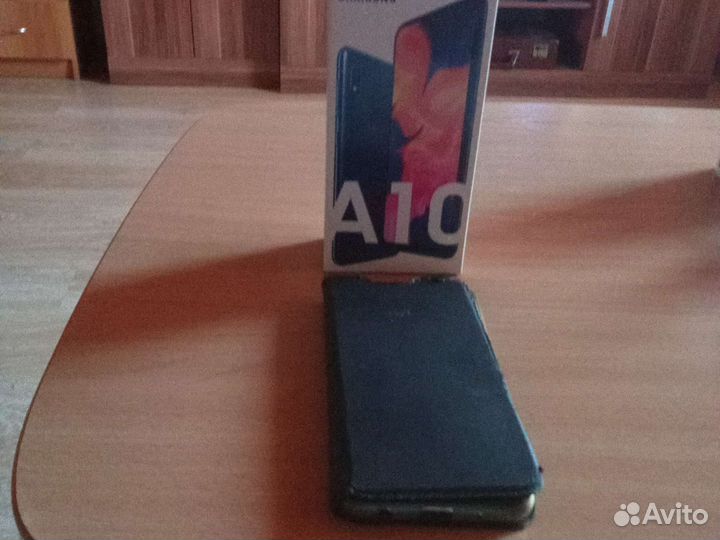 Samsung Galaxy A10, 2/32 ГБ