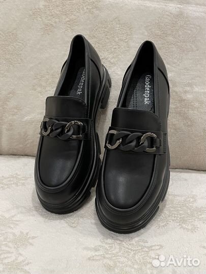 Новая Женская обувь лоферы мокасины туфли