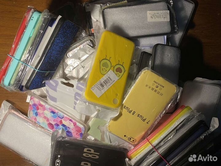 Чехлы и защитные стекла