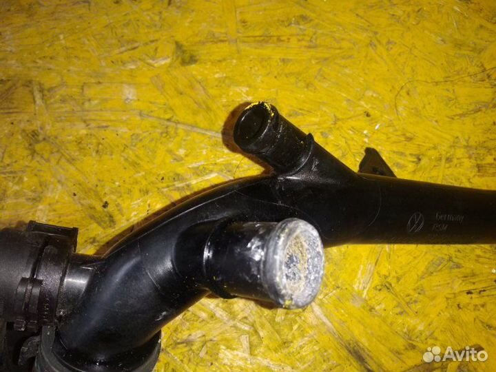 Патрубок системы охлаждения Audi A6 C6 caha 2010