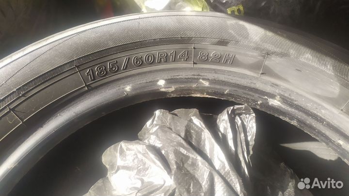 Yokohama BluEarth AE01 185/60 R14