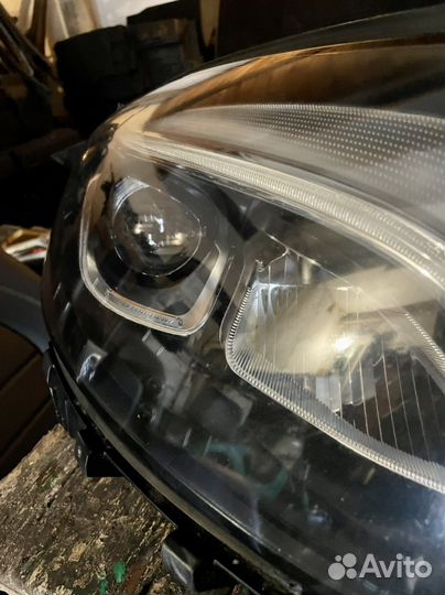 Фара передняя Mercedes Benz GLC X253