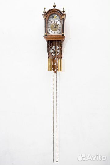 Часы настенные в деревянном корпусе