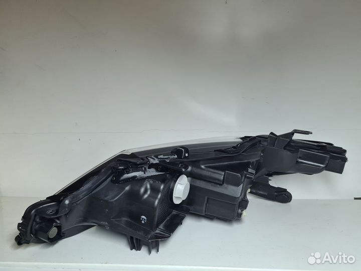 Фара правая Toyota Camry 70 LED рестайл