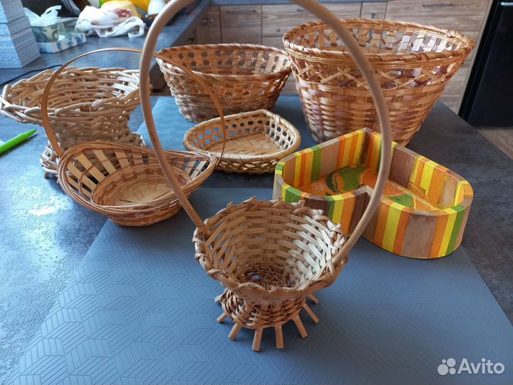Корзинки плетеные разные