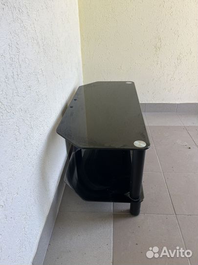 Стеклянная тумба под тв