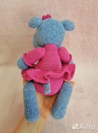 Вязаный бегемот ручной работы