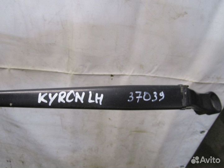 Поводок стеклоочистителя передний левый Ssang Yong