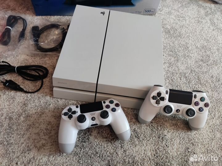 PS4 500Gb+2 джоя+55 игр