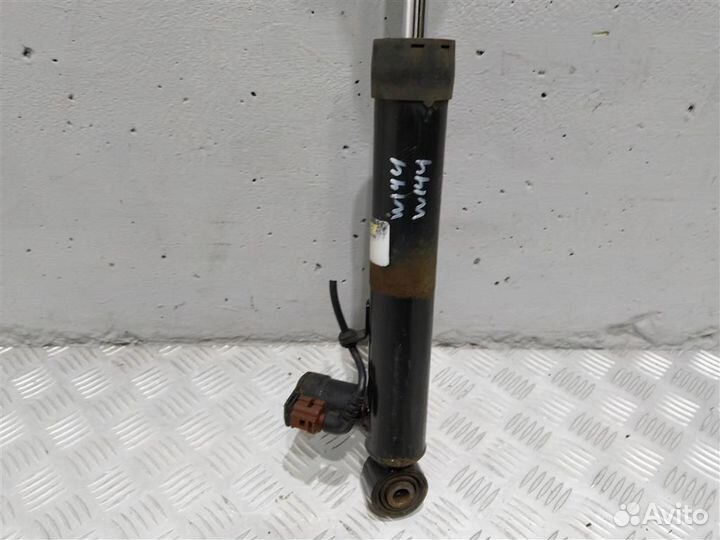 Амортизатор задний Volkswagen Passat CC