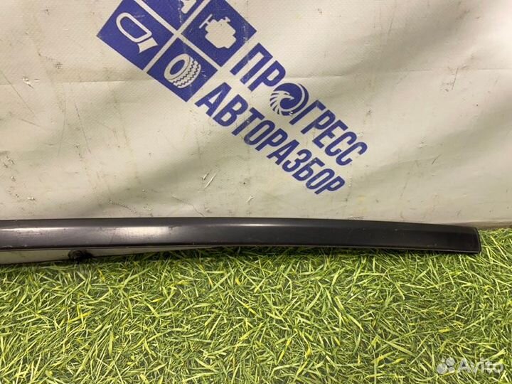 Молдинг крыши левый Renault Fluence седан 1.6 K4M