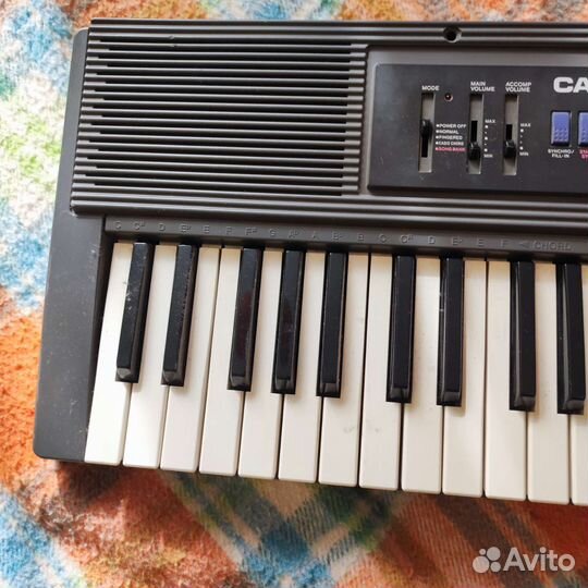 Электронный музыкальный синтезаторCasio