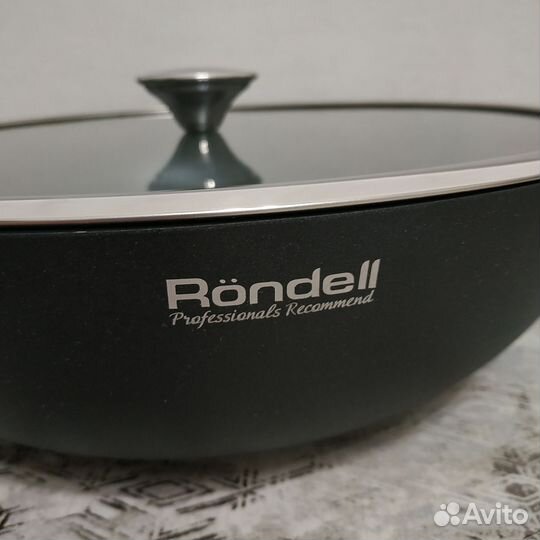 Сковорода вок Rondell RDA-1723 с крышкой 30см