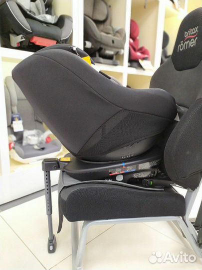 Автокресло 0-18кг поворотное 360 Joie Spin ember