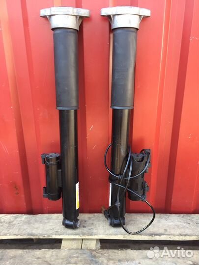 Задний амортизатор mercedes C63 AMG coupe