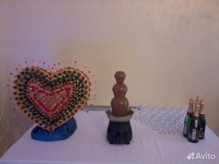 Шоколадный фонтан в аренду