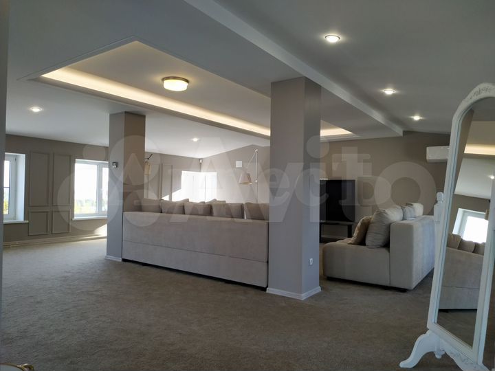 Коттедж 400 м² на участке 5 сот.