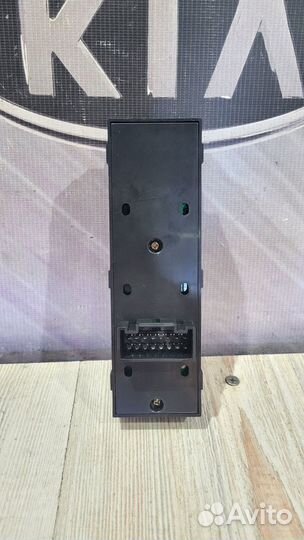 Блок кнопок стеклоподъемников Kia sportage 3 Лев