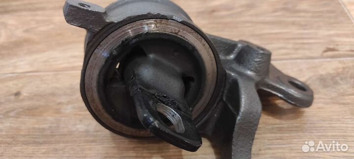 Опора двигателя (акпп) Мазда, левая