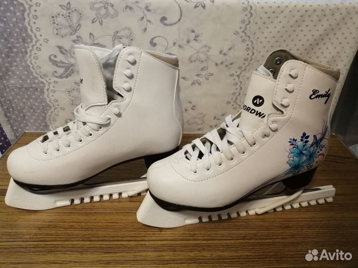 Коньки женские 36 размер