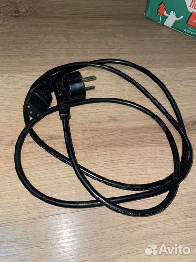 Провод питания для компьютера
