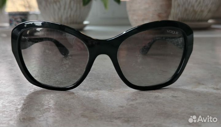 Солнцезащитные очки женские vogue