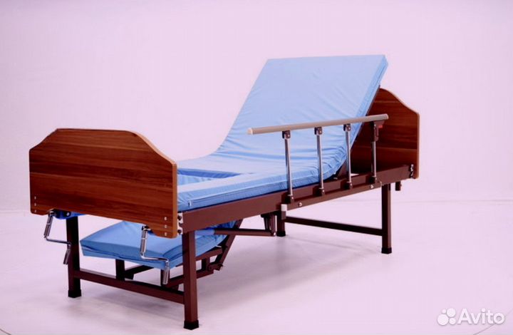 Медицинская кровать для лежачих больных