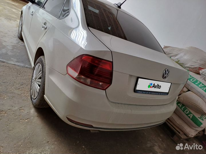 Volkswagen Polo 1.6 AT, 2017, битый, 260 000 км