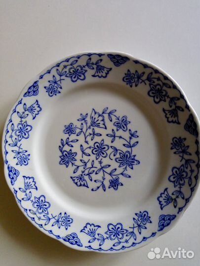 Тарелка фарфорофая гдр