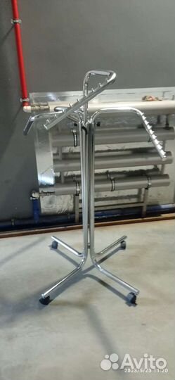 Стойка для одежды