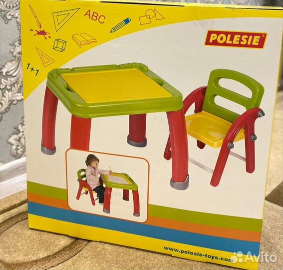 Детский стол со стулом