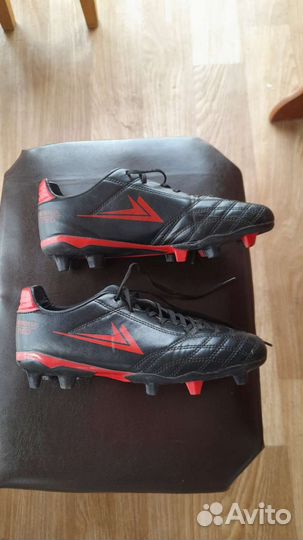 Футбольные буцы