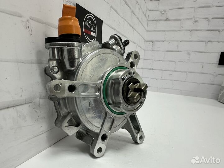 Насос вакуумный Mercedes-Benz A2762300365