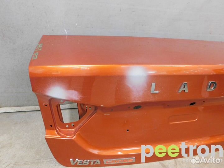 Б/У Крышка багажника б/у 8450039387 LADA