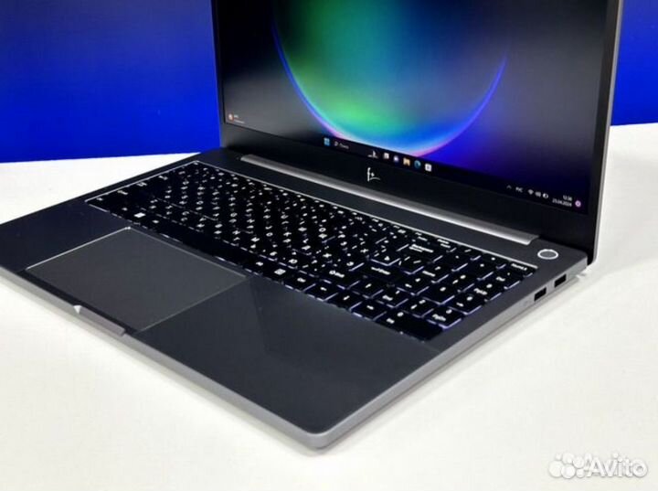 Новый ноут 15.6