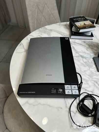 Сканер Epson Perfection V200