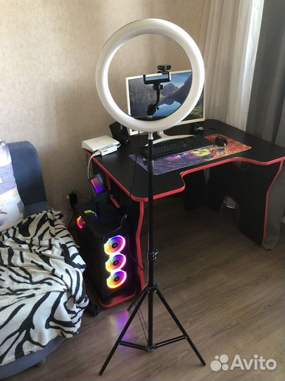 Кольцевая лампа со штативом