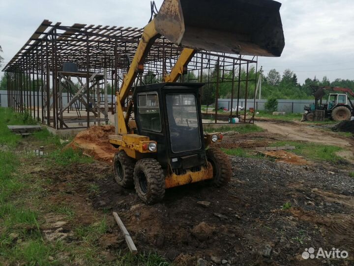 Мини-погрузчик UNC 060, 1990