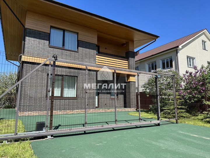 Коттедж 178,3 м² на участке 5 сот.