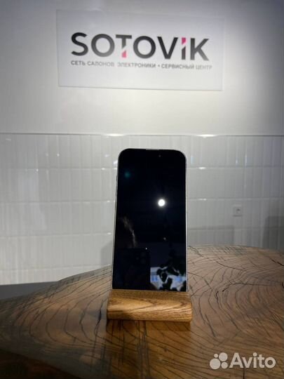 iPhone 15, 256 ГБ