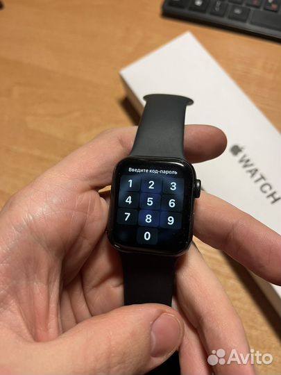 Часы Apple Watch SE 40 mm (2020)